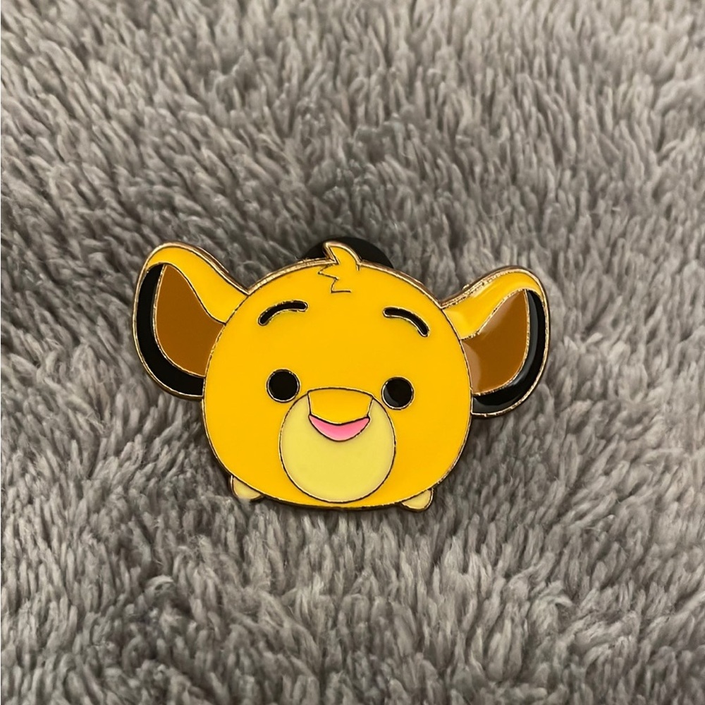Limited Edition Tsum Tsum Simba Pin